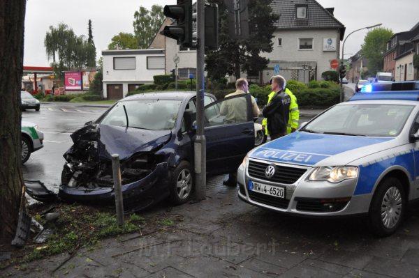 VU nach Verfolgungsfahrt Koeln Poll Siegburgerstr Poll Vingsterstr P04.JPG